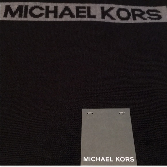 Michael Kors Scarf - Picture 3 of 3